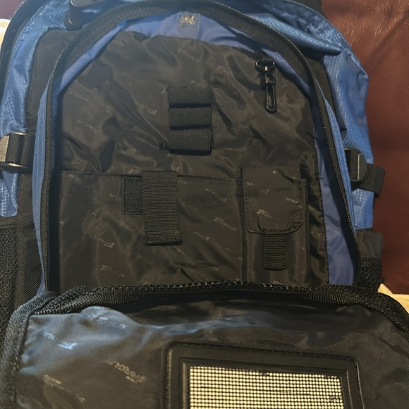 Targus backpack navy blue/black padded back and adjustable straps - Picture 3 of 8